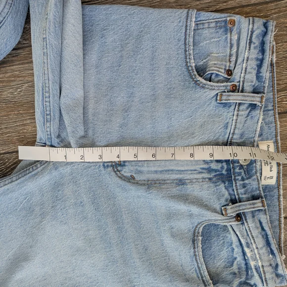 Abercrombie & Fitch 90s Straight High Rise Split-Vent Hem Size 28S / 6S - Picture 12 of 15